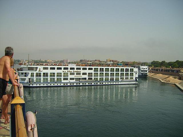 S6000289 800x600