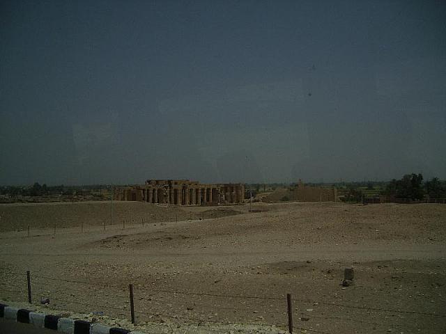 S6000458 800x600