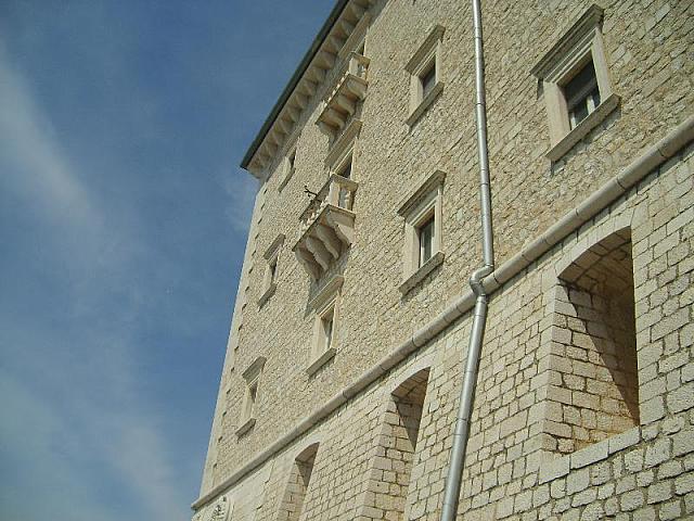 S6000976 800x600