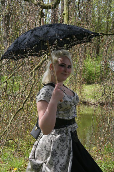 elf 2010 040 400x600