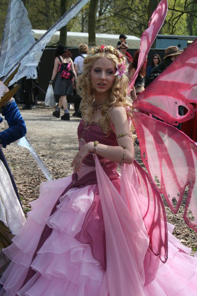 elf 2010 066 400x600