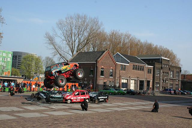 20090413 323 800x533