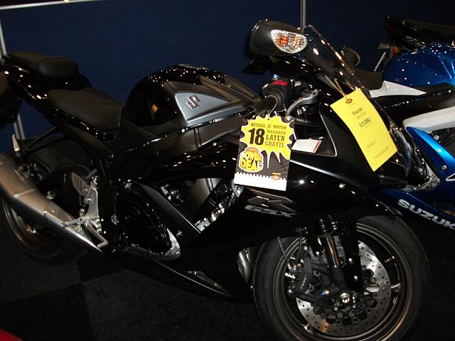 20110225 32 800x600